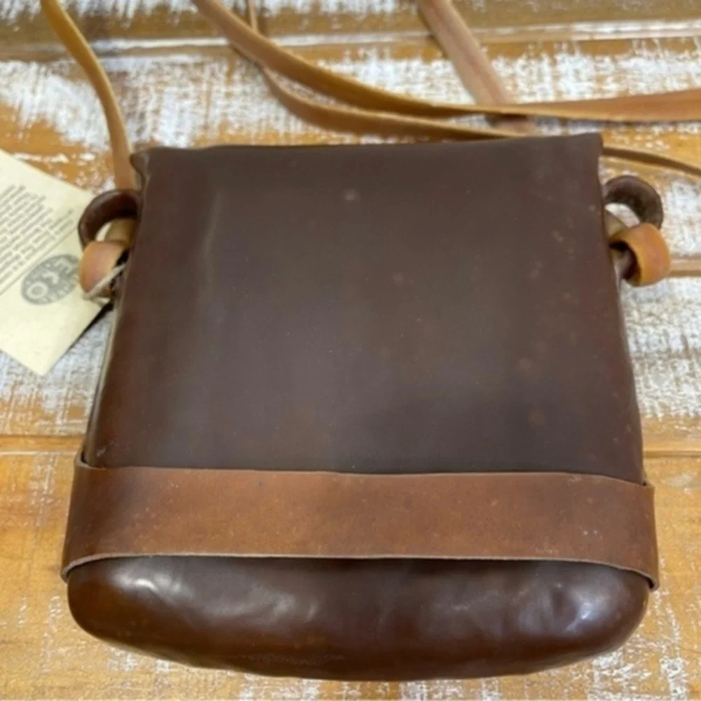 NWT Couro Ecologico Natural Latex Vegan Handmade Crossbody Bag Color Brown
